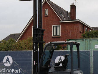 2017-toyota-8fbmt-30-1424010-45473252