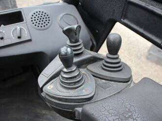 2010-linde-h25t-01-1424029-45473975