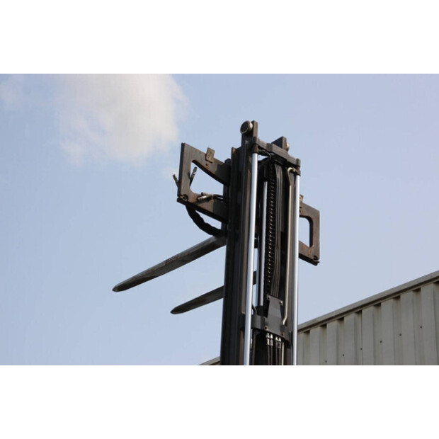 2011 ليندي H25D-45474011