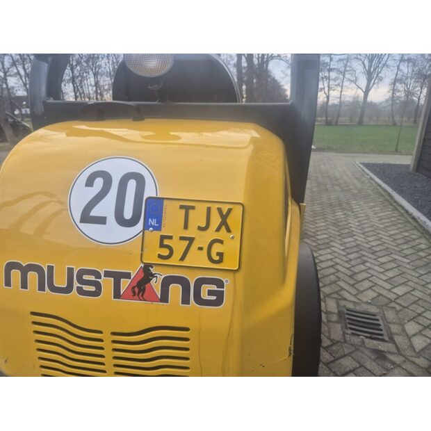 2017 MUSTANG-45477984