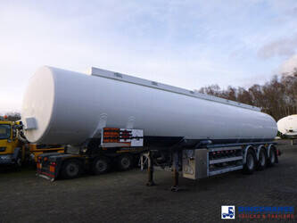 صورة ل خزانات لنقل النفط 2012 لاج OTHERS