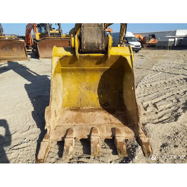 2017 Komatsu PC400LC-8R-45488807