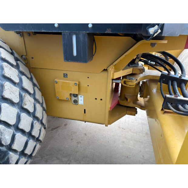 2011 كاتربيلر CS76 XT-45493045