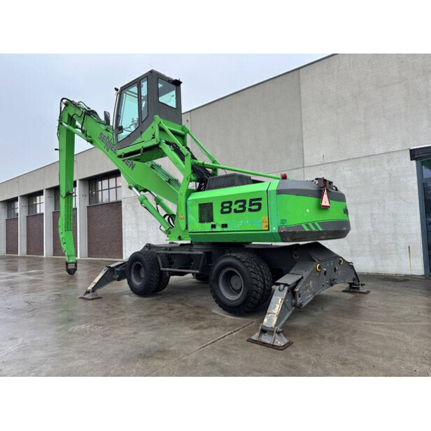 2002 سينيبوجين 835M-45493217