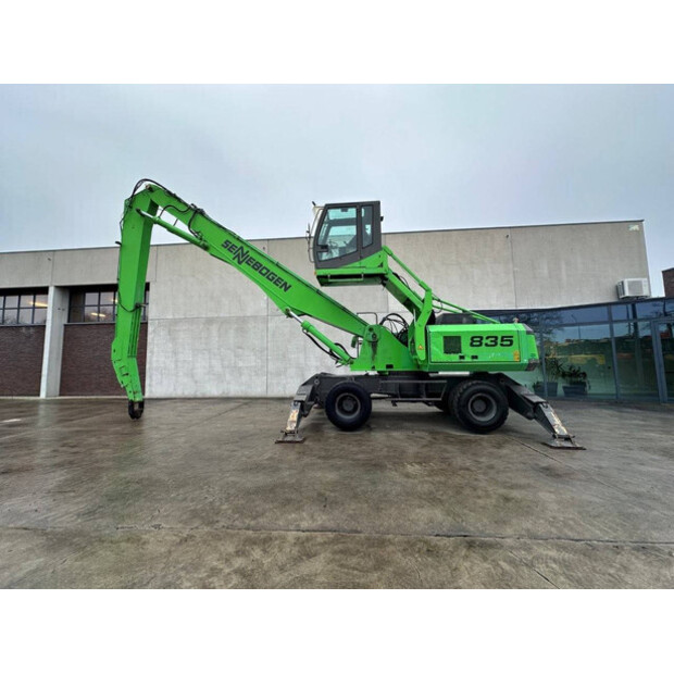 2002 سينيبوجين 835M-45493218