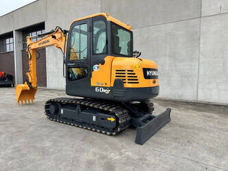 2016-hyundai-r60vs-1424316-45493633