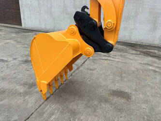 2016-hyundai-r60vs-1424316-45493635