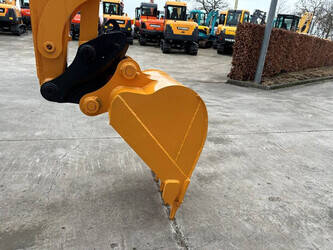 2016-hyundai-r60vs-1424316-45493637