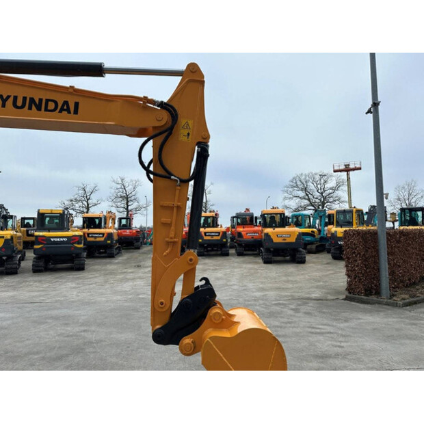 2016 Hyundai R60VS-45493639