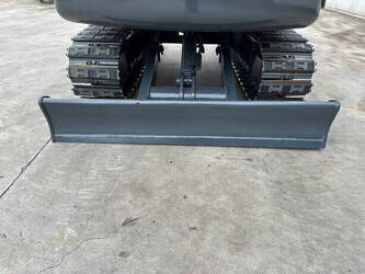 2016-hyundai-r60vs-1424316-45493652