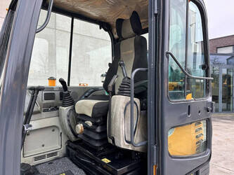 2016-hyundai-r60vs-1424316-45493662