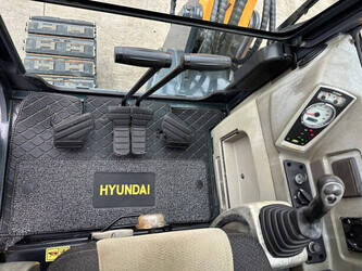 2016-hyundai-r60vs-1424316-45493667