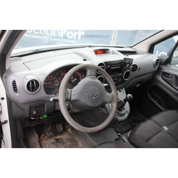 2011 سيتروين BERLINGO-45494639