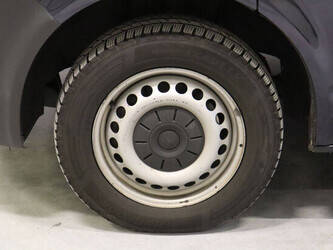 2018-volkswagen-transporter-1424340-45494846