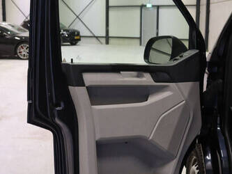 2018-volkswagen-transporter-1424340-45494853