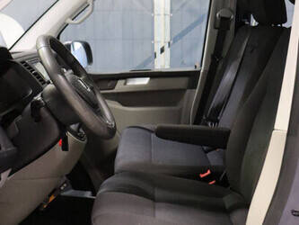 2018-volkswagen-transporter-1424340-45494855