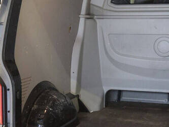 2018-volkswagen-transporter-1424340-45494880