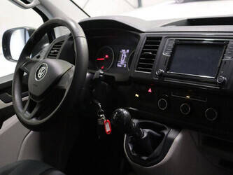 2018-volkswagen-transporter-1424340-45494883