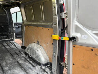 2016-ford-transit-custom-1424347-45495057