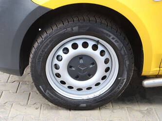 2020-mercedes-benz-evito-45495094