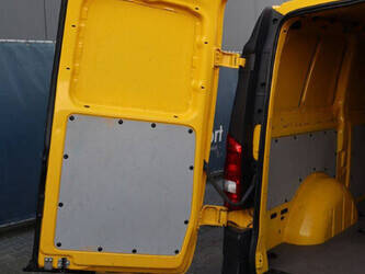 2020-mercedes-benz-evito-45495113