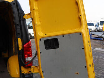 2020-mercedes-benz-evito-45495114