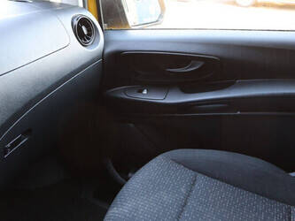 2020-mercedes-benz-evito-1424353-45495308