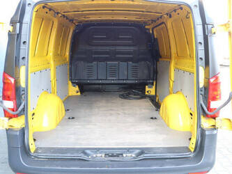 2020-mercedes-benz-evito-1424353-45495312