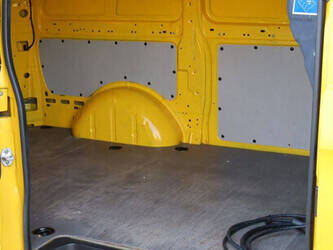 2020-mercedes-benz-evito-1424353-45495317