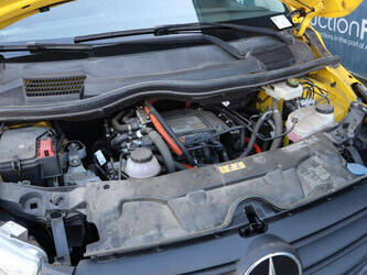 2020-mercedes-benz-evito-1424353-45495320