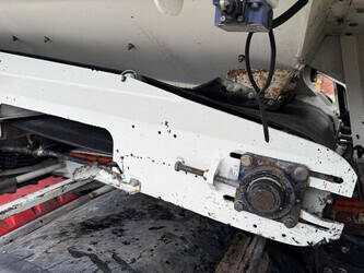 2008-mercedes-benz-2536-chipsealer-bcg-500-45508829