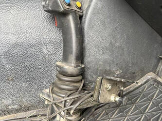 2008-mercedes-benz-2536-chipsealer-bcg-500-45508859