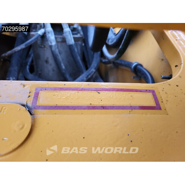 2016 ليبهير R922LC-45509233