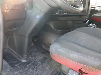 2017-volvo-fh460-1424446-45511977