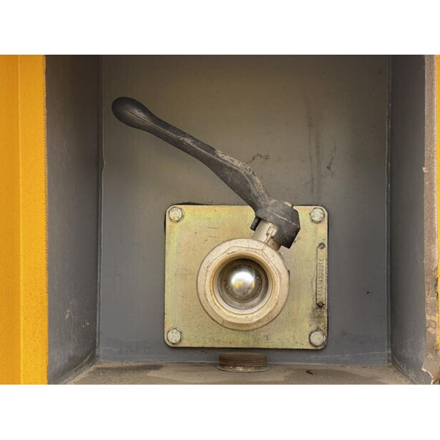 2013 Atlas-Copco XRVC 647-45521560