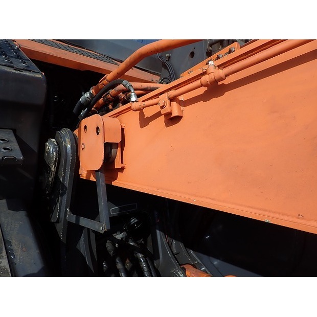 2014 Hitachi ZX200LC-5B-45533636