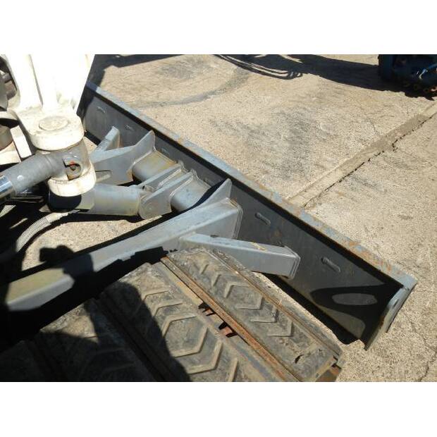 2013 كوبيلكو SK40SR-5-45533742