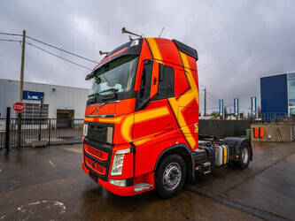 صورة ل رؤوس شاحنات 2016 فولفو FH 420