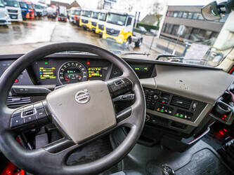 2016-volvo-fh-420-1424495-45535938