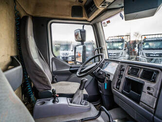 2006-renault-220-dci-1424497-45536023