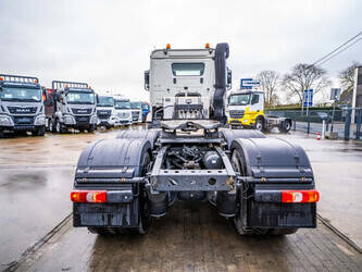 2018-mercedes-benz-arocs-2643-1424498-45536056