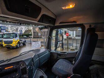 2018-mercedes-benz-arocs-2643-1424498-45536063