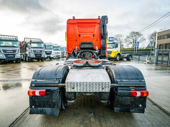 2016-mercedes-benz-arocs-2143-1424499-45536081