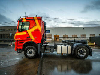 2016-mercedes-benz-arocs-2143-1424499-45536083