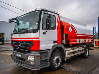 صورة ل ناقلات النفط 2008 مرسيدس بنز Actros 1841