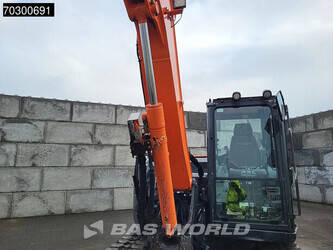 2018-hitachi-zx85-usb-5a-45536275