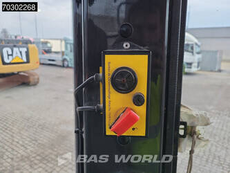 2014-hitachi-zx210lc-5b-1389261-45536511