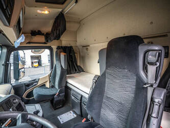 2018-mercedes-benz-actros-1846-1424548-45549543