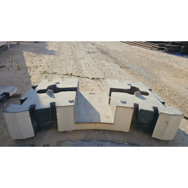 2017 GROVE GMK4100L-1-45552328