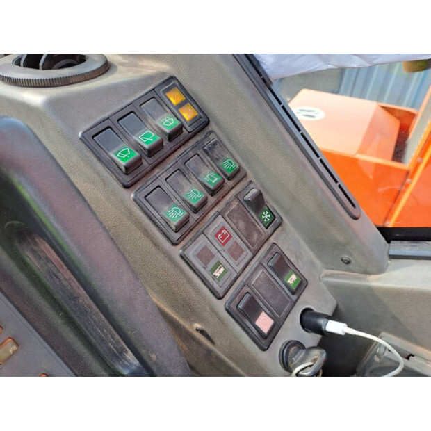 2014 GROVE GMK6300L-45552368